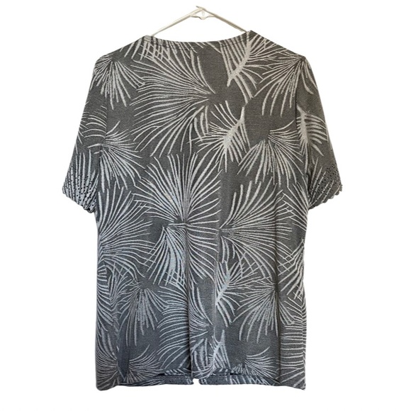 Allie & Rob Women's Blouses Short Sleeves (Size XL) - Picture 2 of 8